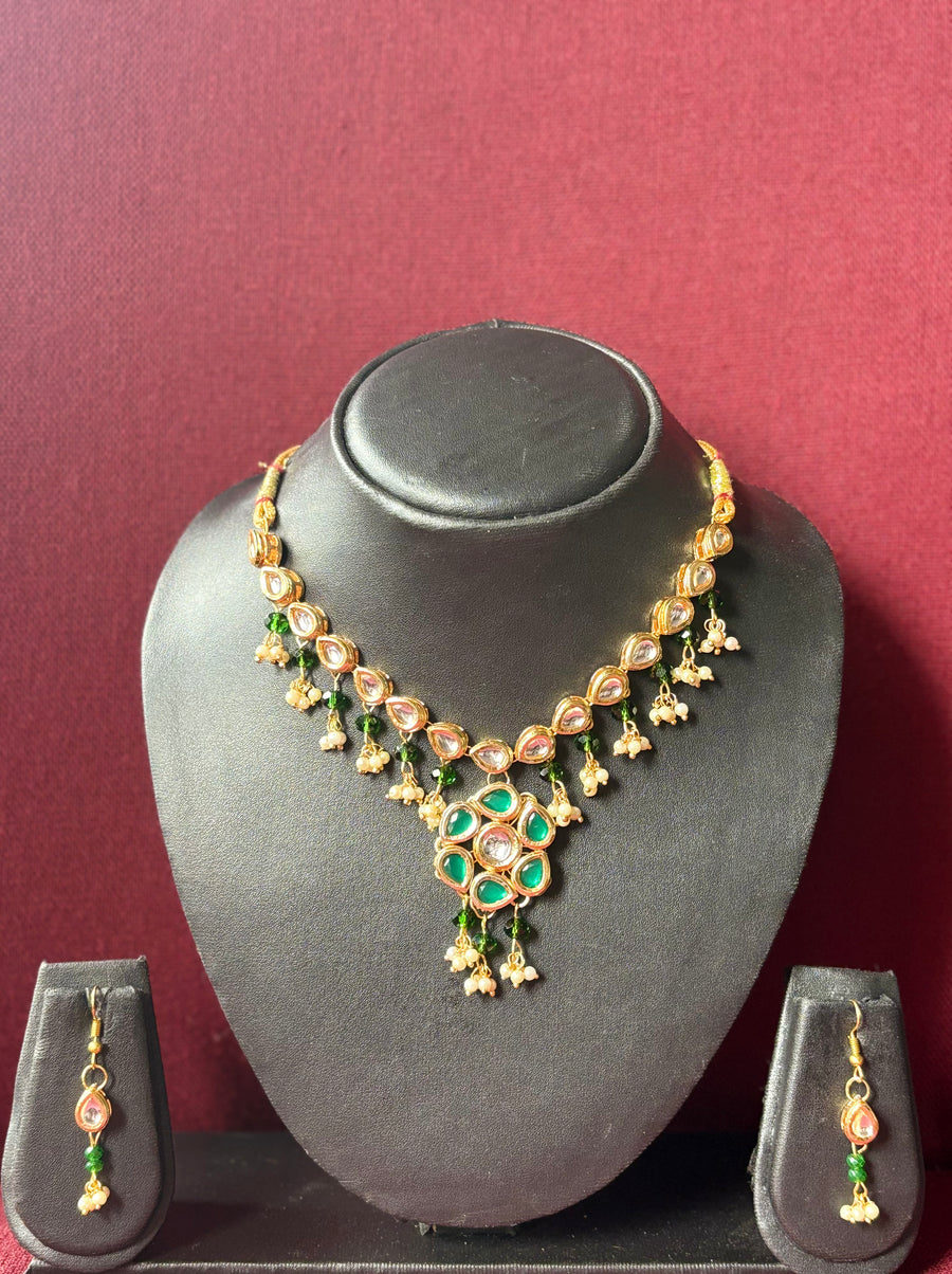 Green Oval Kundan Necklace